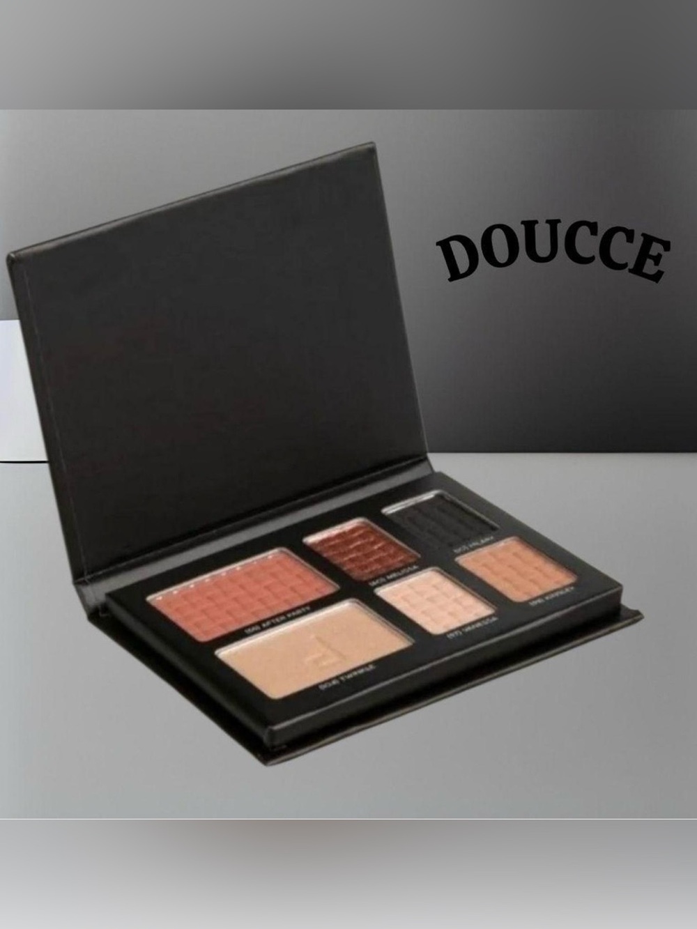 Doucce On the Go Eyeshadow Palette